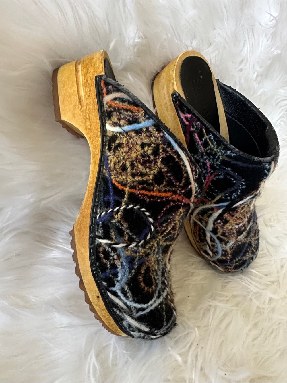Sanita Black Multicolor Velvet Swirl Clogs Size 7